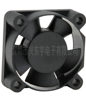 用電飯煲散熱風扇，降溫降音並存